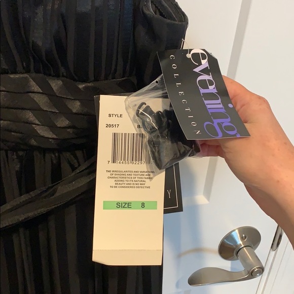 Long black evening dress - Picture 5 of 5